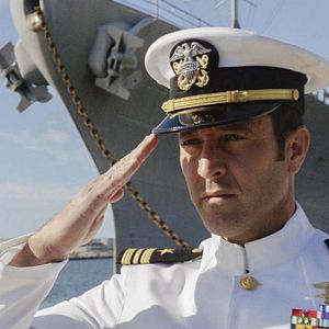 Fotoğraf Alex O'Loughlin