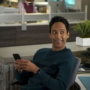 Fotoğraf Danny Pudi