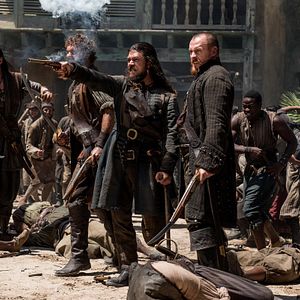 Fotoğraf Luke Arnold