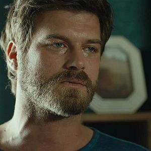 Fotoğraf Cesur ve Güzel