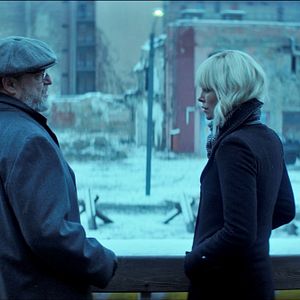 Fotoğraf Sarışın Bomba