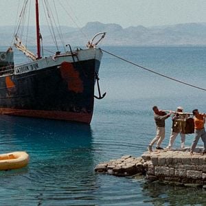 Fotoğraf Tenten ve Altın Post