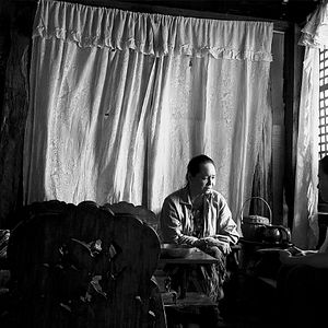 Fotoğraf Ang Babaeng Humayo