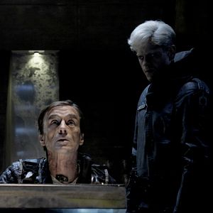 Fotoğraf Iwan Rheon