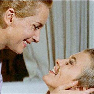 Fotoğraf Bonjour tristesse