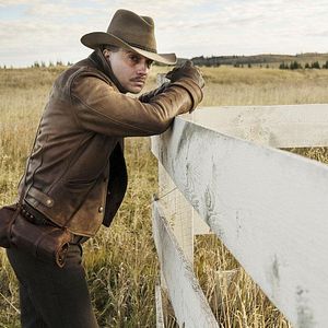 Fotoğraf Logan Marshall-Green