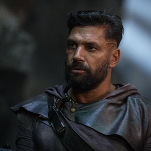 Fotoğraf Manu Bennett