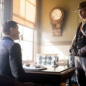 Fotoğraf Logan Marshall-Green