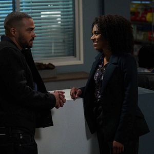 Fotoğraf Kelly McCreary