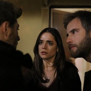 Fotoğraf Kırgın Çiçekler