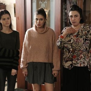 Fotoğraf Kırgın Çiçekler