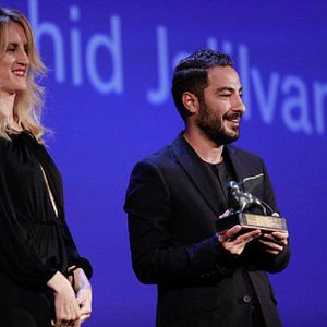 Fotoğraf Bedoune Tarikh, Bedoune Emza