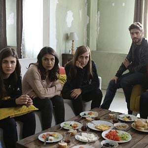 Fotoğraf Kırgın Çiçekler