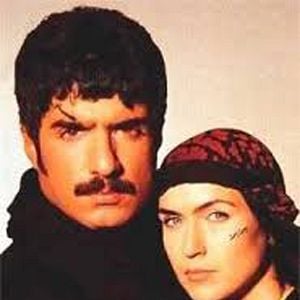 Fotoğraf Aşkın Dağlarda Gezer