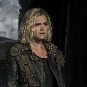 Fotoğraf The 100