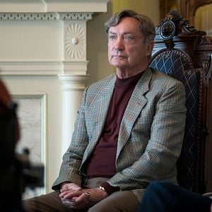 Fotoğraf Merak Etme, Fazla Uzaklaşamaz