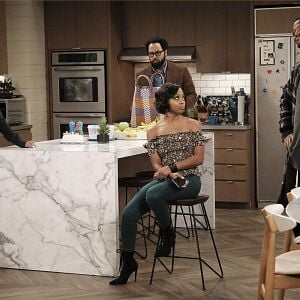 Fotoğraf Essence Atkins