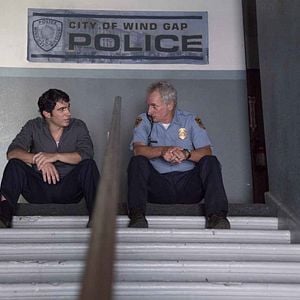 Fotoğraf Sharp Objects