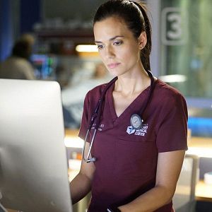 Fotoğraf Torrey DeVitto