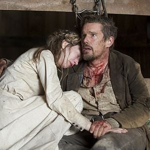 Fotoğraf In A Valley Of Violence