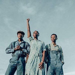 Fotoğraf Sew the Winter to My Skin