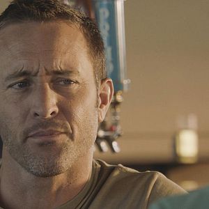 Fotoğraf Alex O'Loughlin