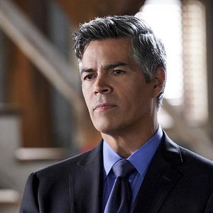 Fotoğraf Esai Morales