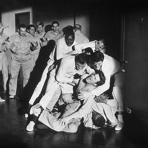 Fotoğraf Shock Corridor