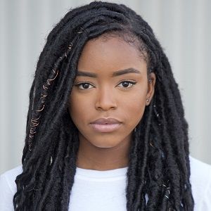 Fotoğraf Lovie Simone