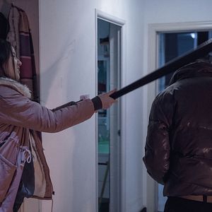 Fotoğraf Öylece Oturan Bir Fil