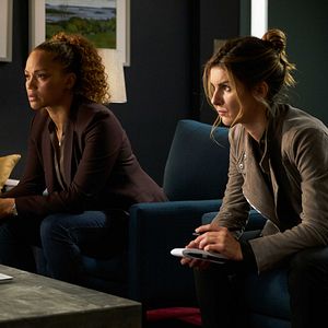 Fotoğraf Shenae Grimes-Beech