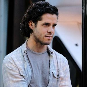 Fotoğraf Miles Gaston Villanueva