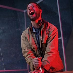 Fotoğraf Logan Marshall-Green