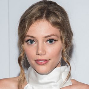 Fotoğraf Grace Van Dien