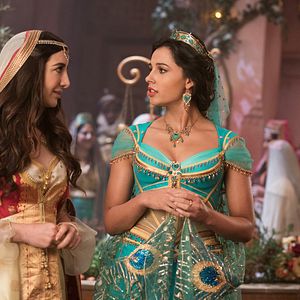 Fotoğraf Naomi Scott