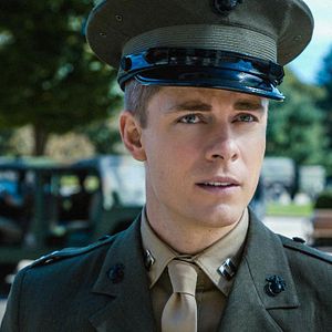 Fotoğraf Luke Mitchell