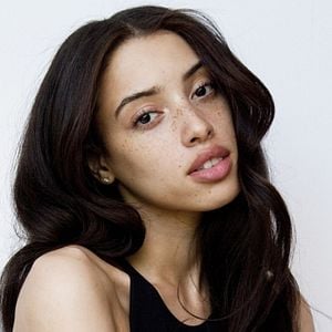 Fotoğraf Khadijha Red Thunder