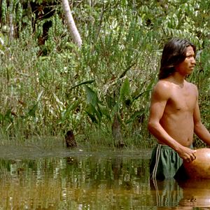 Fotoğraf Chuva é Cantoria na Aldeia dos Mortos