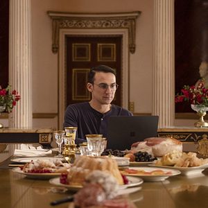 Fotoğraf Henry Lloyd-Hughes