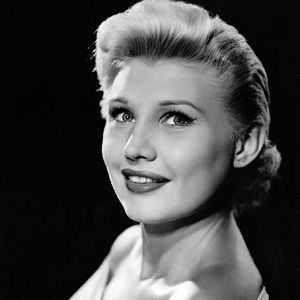 Fotoğraf Mari Aldon