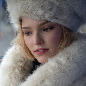 Fotoğraf Sasha Luss