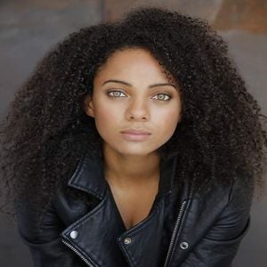 Fotoğraf Aleyse Shannon