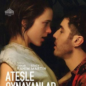 Fotoğraf Ateşle Oynayanlar