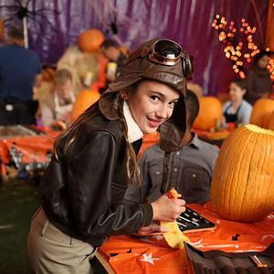 Fotoğraf Julia Butters