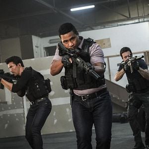 Fotoğraf Alex O'Loughlin