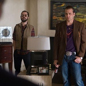 Fotoğraf Middle Men