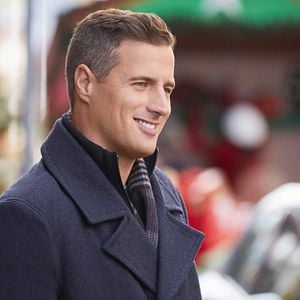 Fotoğraf Pride, Prejudice, and Mistletoe