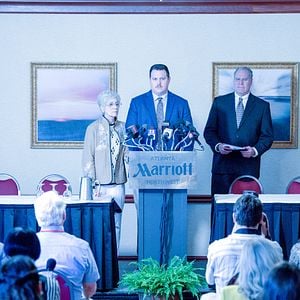 Fotoğraf Jay O. Sanders