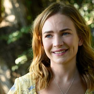 Fotoğraf Britt Robertson