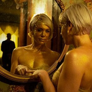 Fotoğraf Girl on the Third Floor